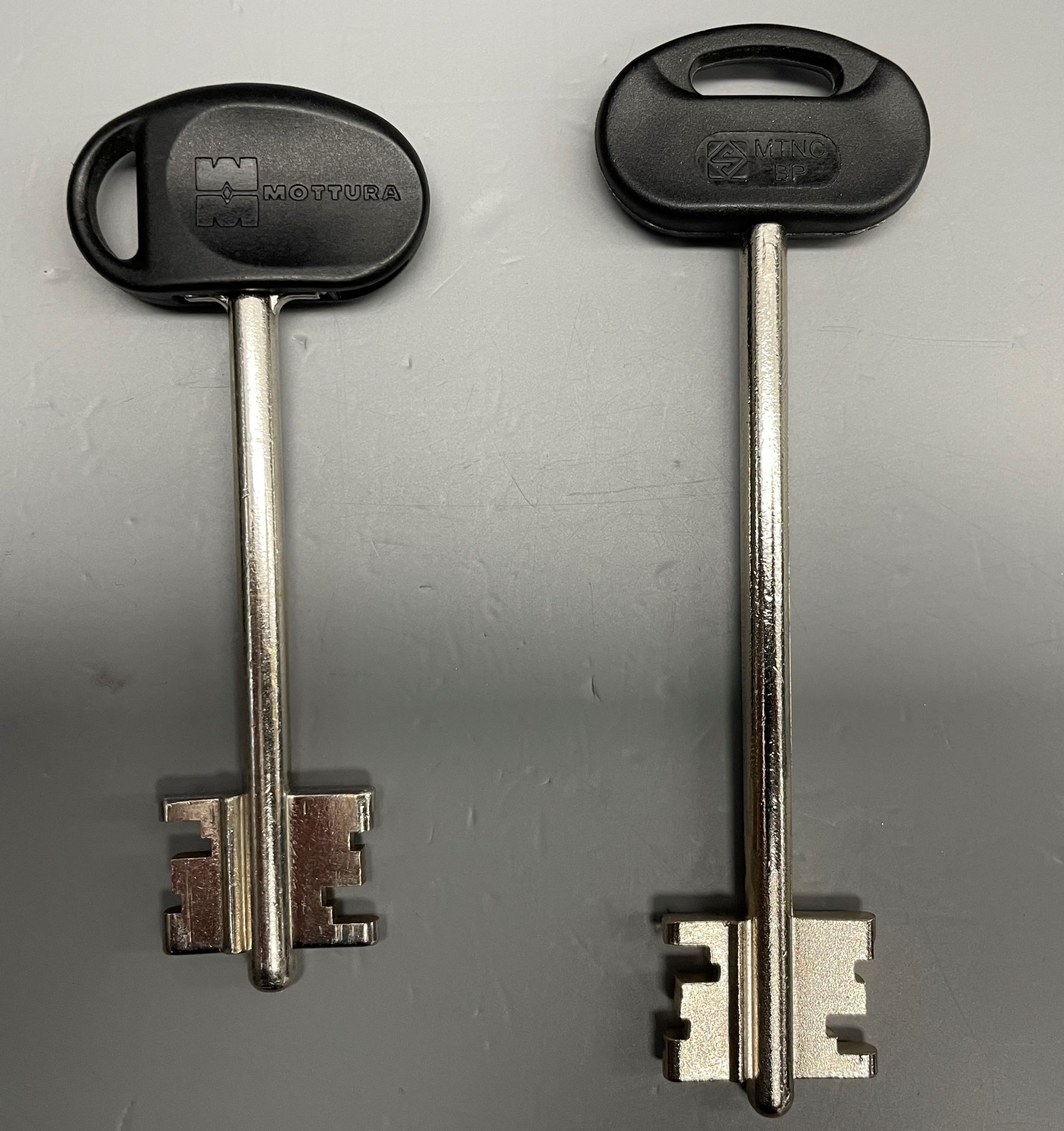 Dorobienie klucza do zamka drzwi firmy Mottura